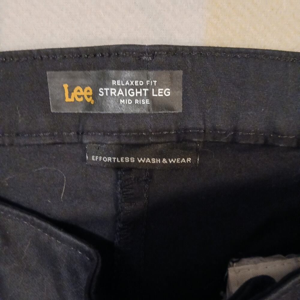 Lee Women's Black Pants Straight Leg Relaxed Fit Mid Rise Size 18 Short